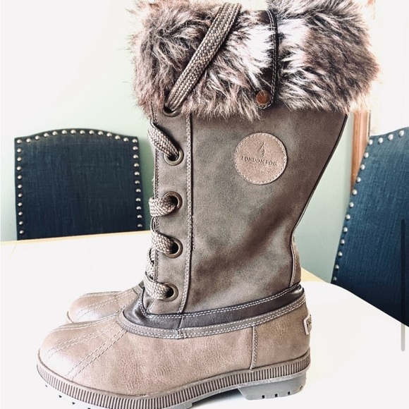 LONDON FOG Women’s Melton Duck Boots - Picture 5 of 13